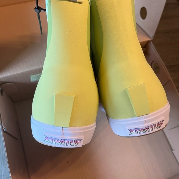 NEW xtratuf yellow aurora deck boots - Picture 5 of 6